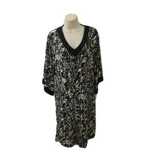Dana Buchman Shift Dress Size Small Black White Floral 3/4 Bell Sleeve V-Neck